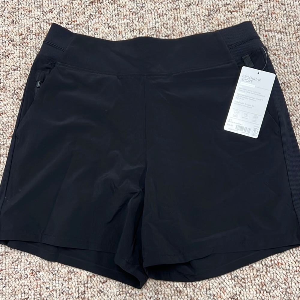 NWT Athleta Brooklyn shorts.  8 tall